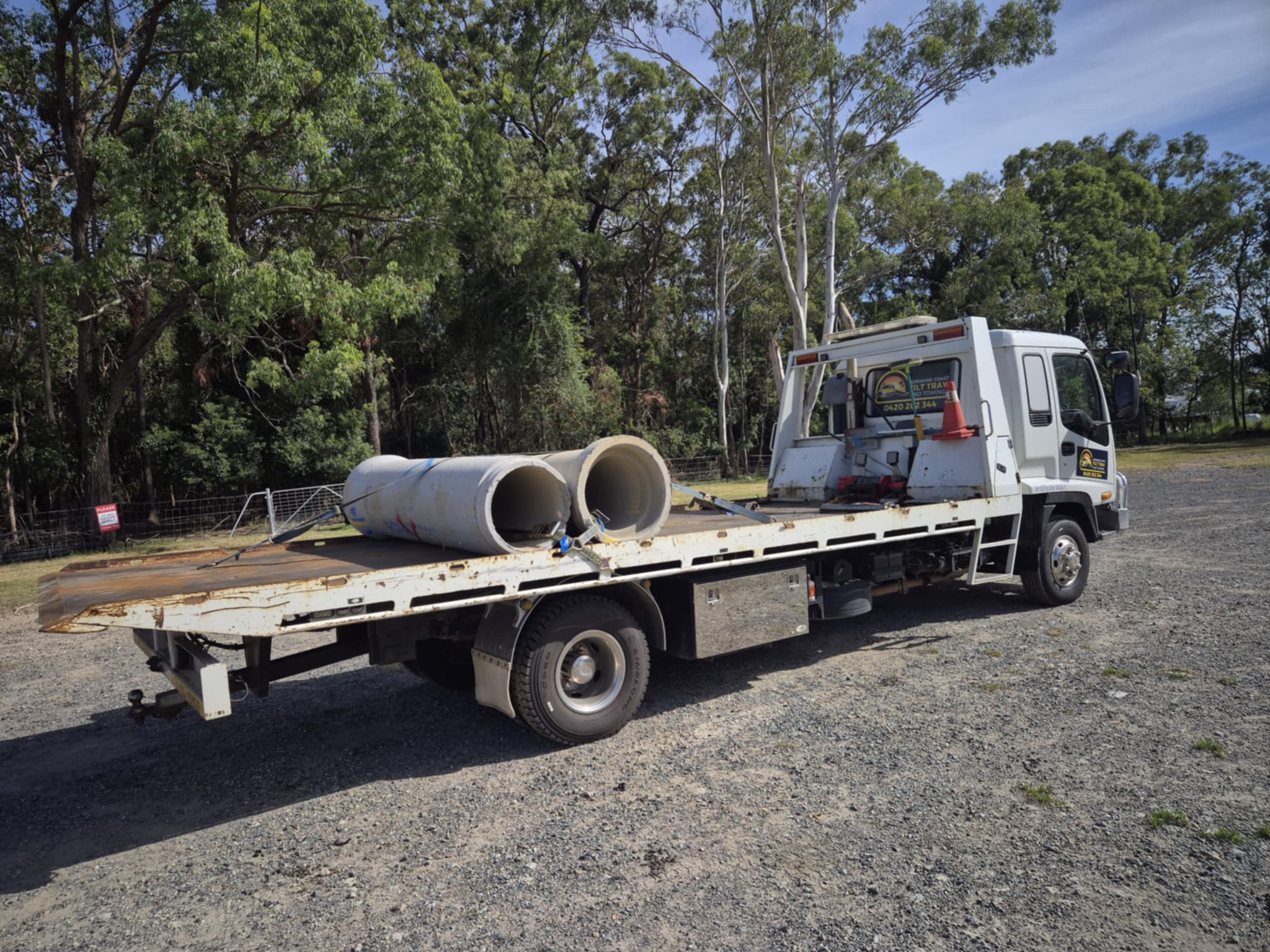 Tilt tray car transport and towing in Sippy Downs