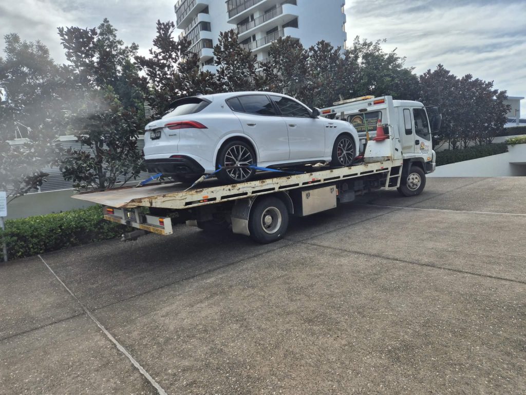 What Actually Affects the Cost of Towing Services